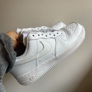 White NIKE AIR FORCE 1